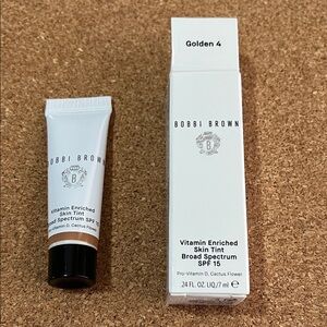 Bobbi Brown Vitamin Enriched Skin Tint SPF 15 in Golden 4